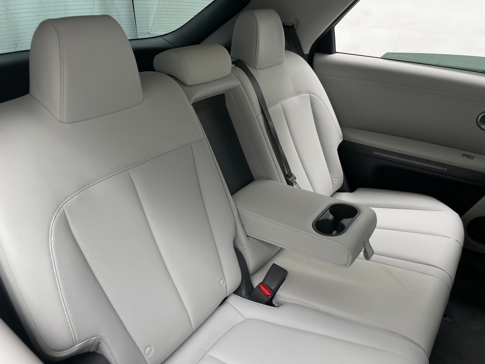 Thumbnail: 2022 Hyundai Ioniq 5 - 5