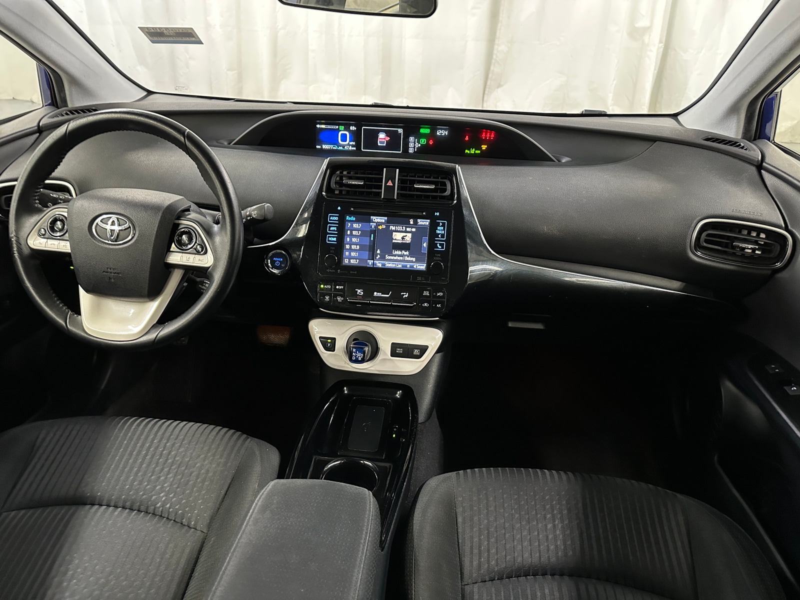 Thumbnail: 2017 Toyota Prius - 3