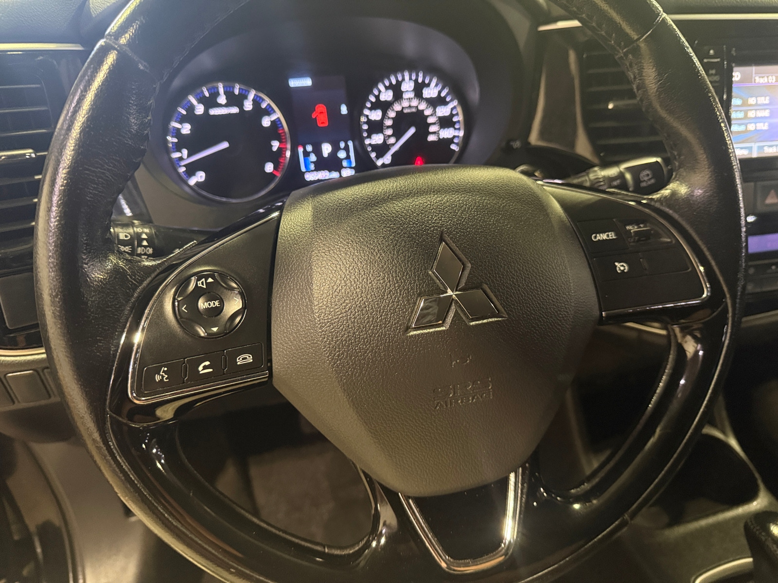 Thumbnail: 2016 Mitsubishi Outlander - 5