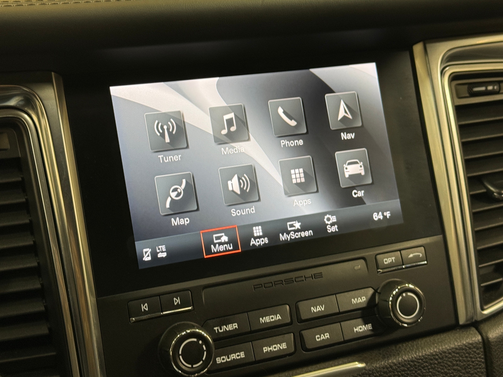 Thumbnail: 2018 Porsche Macan - 3