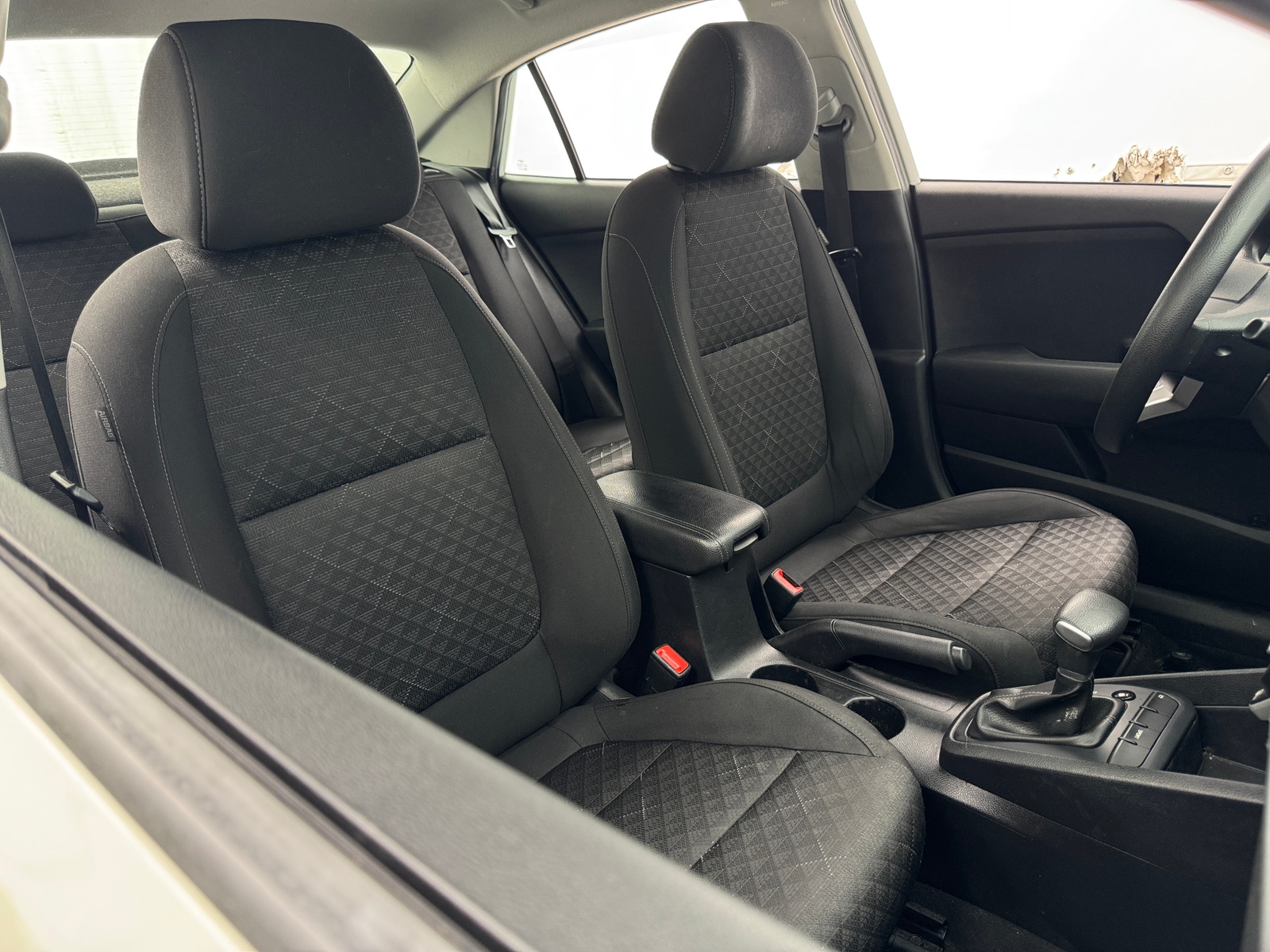 Thumbnail: 2022 Kia Rio - 2