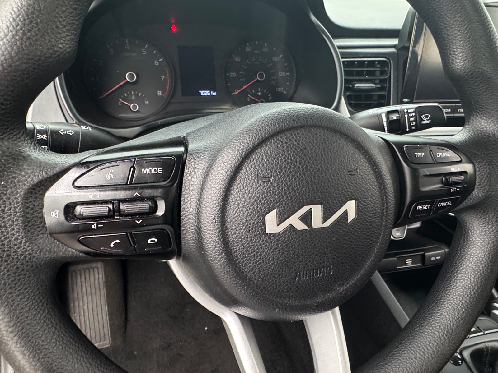 Thumbnail: 2022 Kia Rio - 5