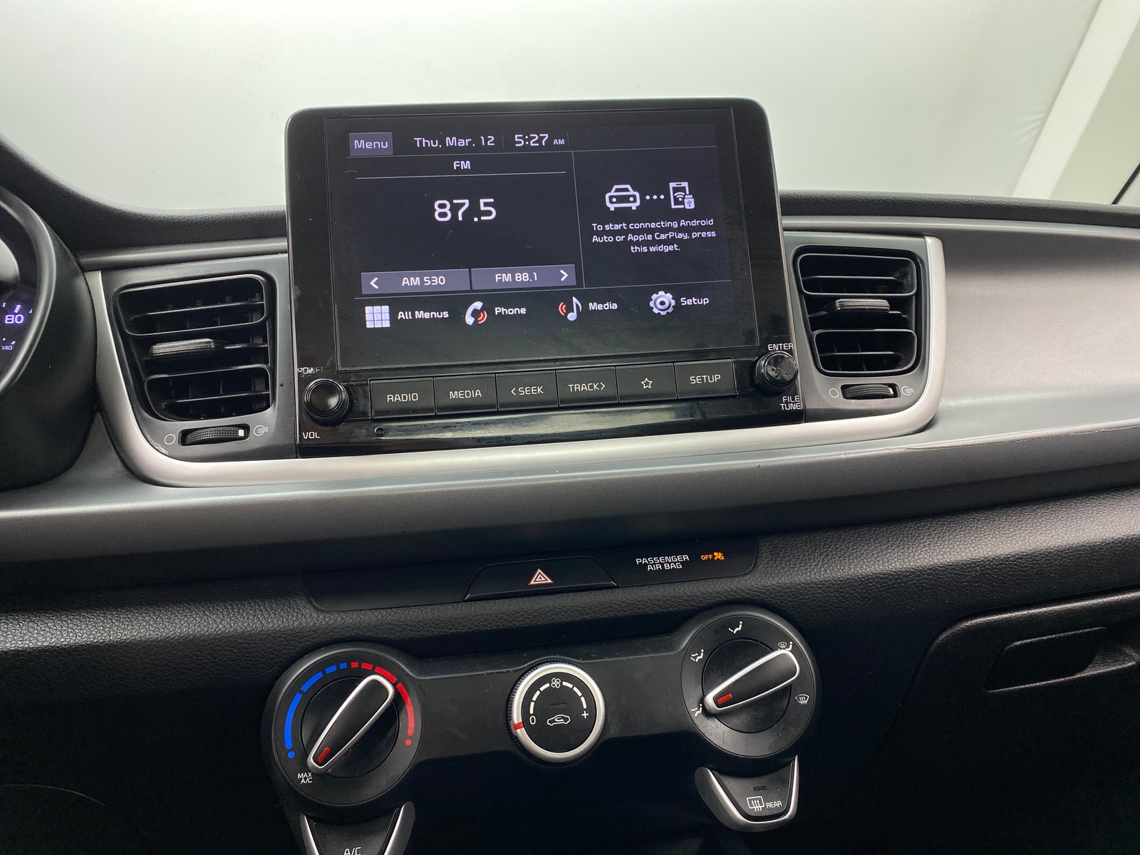 Thumbnail: 2022 Kia Rio - 4