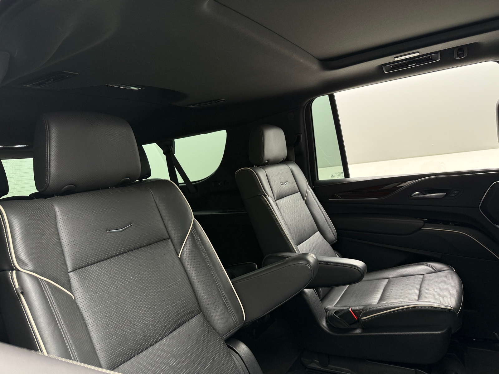 Thumbnail: 2023 Cadillac Escalade - 5