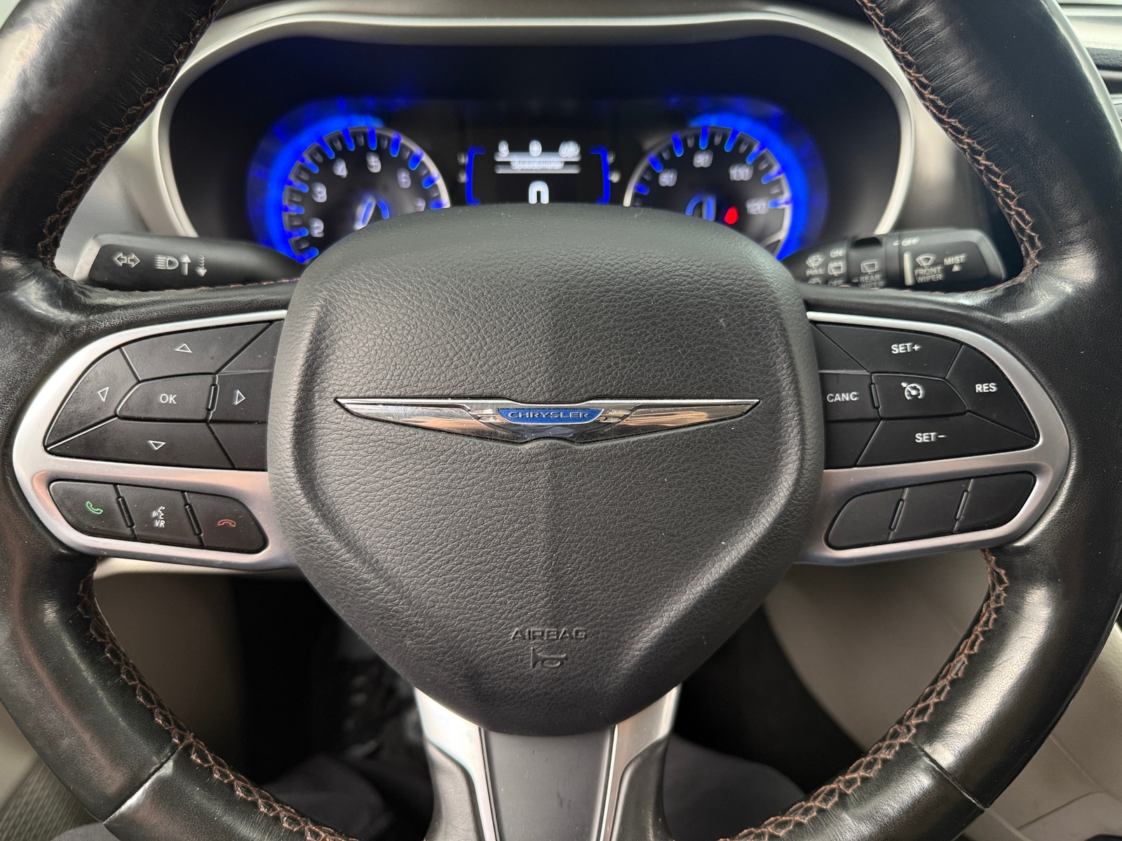 Thumbnail: 2020 Chrysler Pacifica - 4