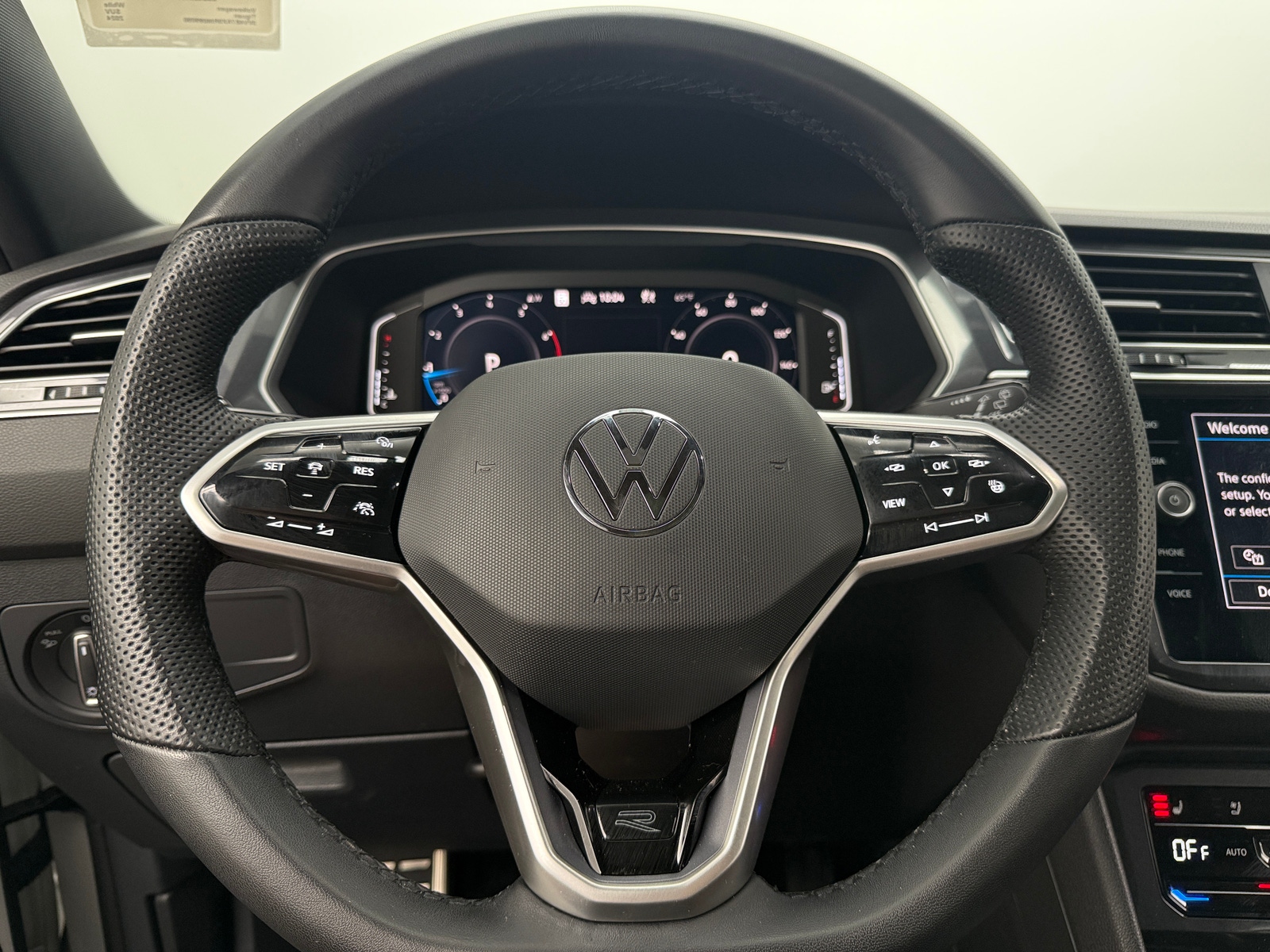 Thumbnail: 2024 Volkswagen Tiguan - 4