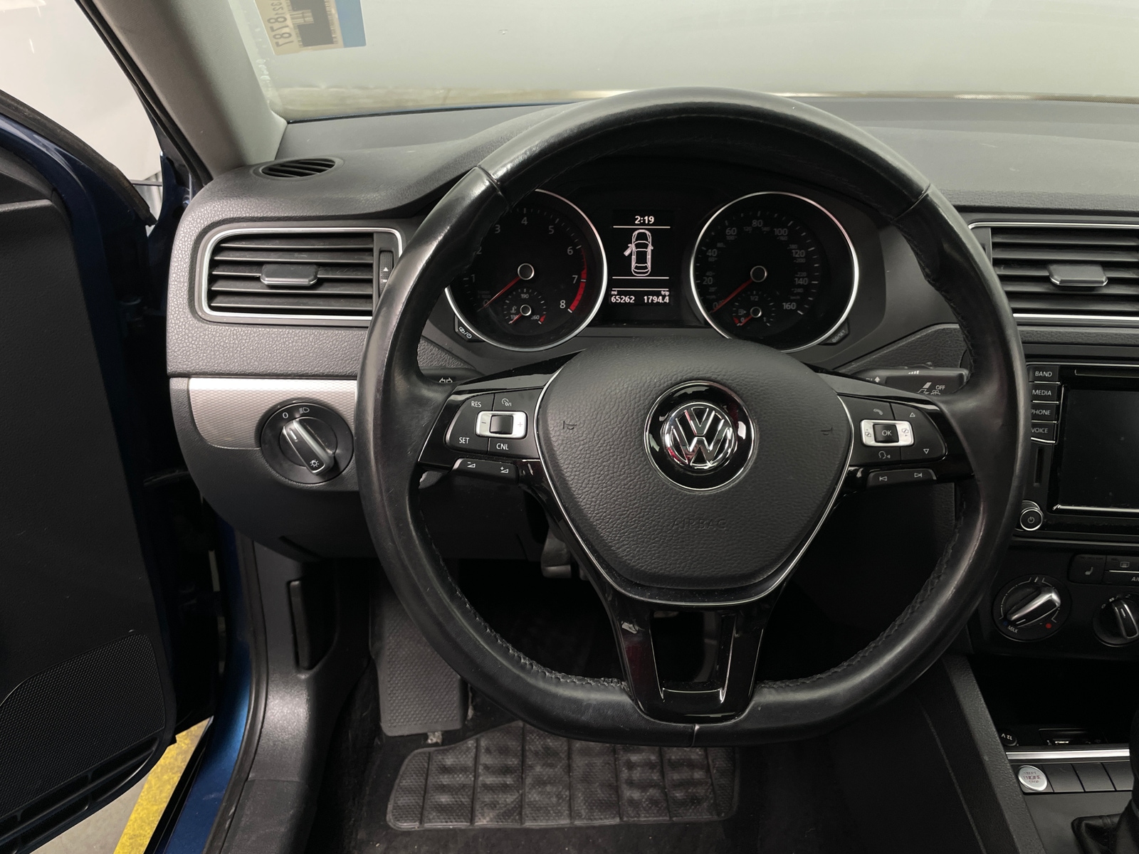 Thumbnail: 2017 Volkswagen Jetta - 4