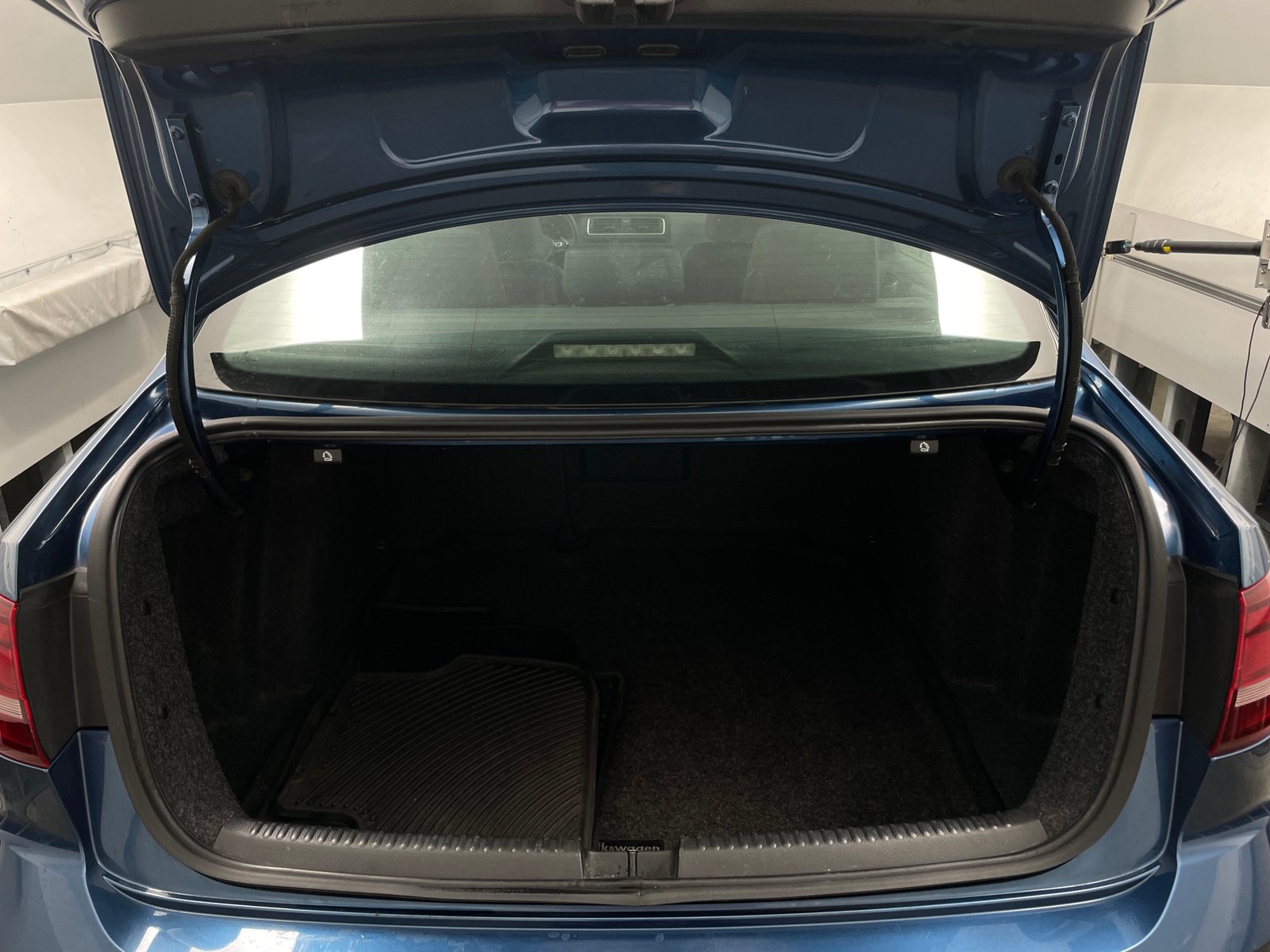 Thumbnail: 2017 Volkswagen Jetta - 6