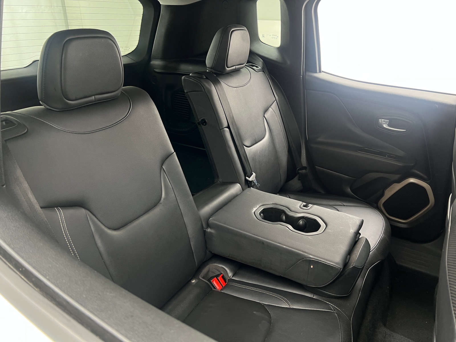 Thumbnail: 2016 Jeep Renegade - 5