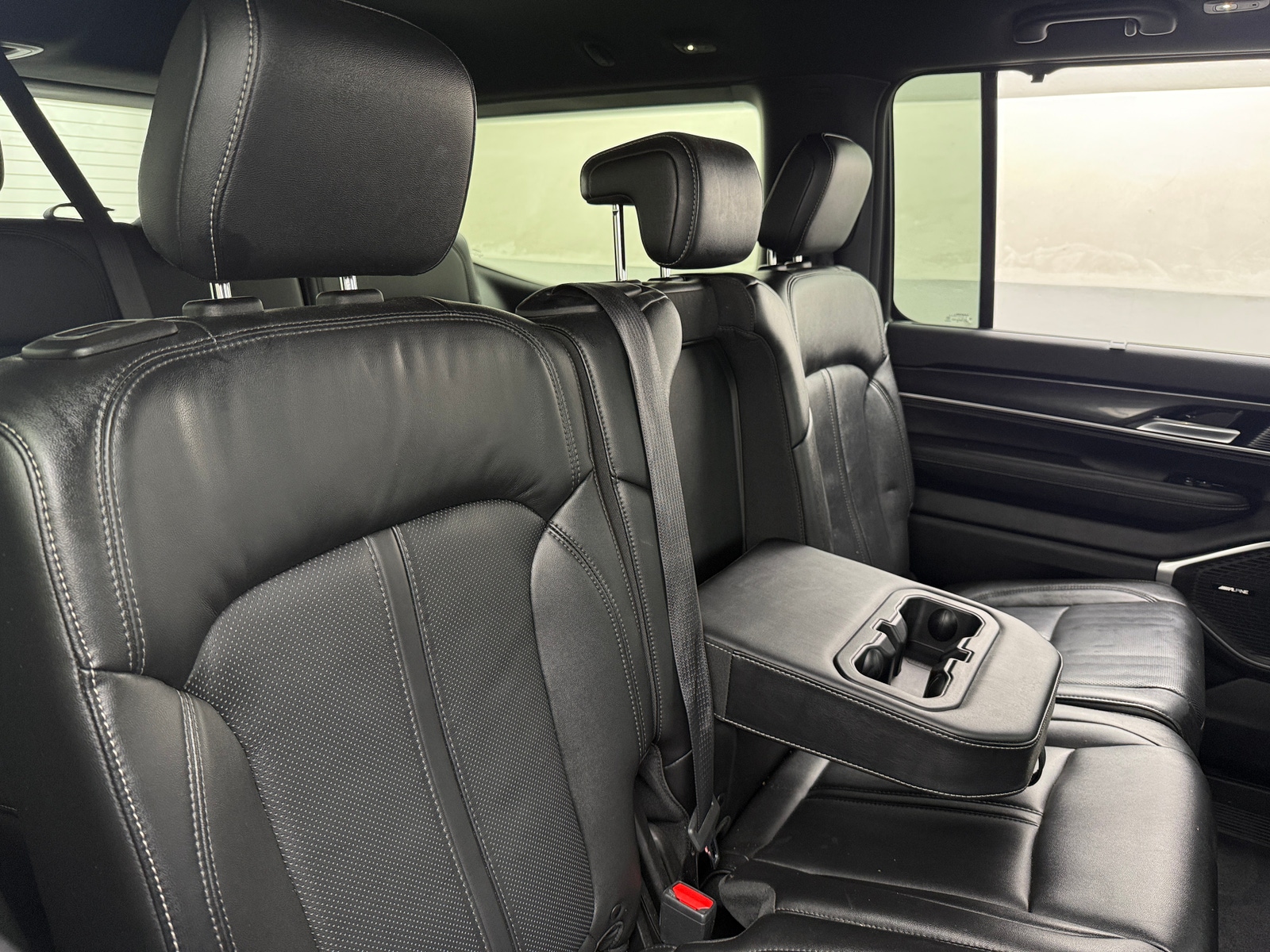 Thumbnail: 2023 Jeep Wagoneer - 5