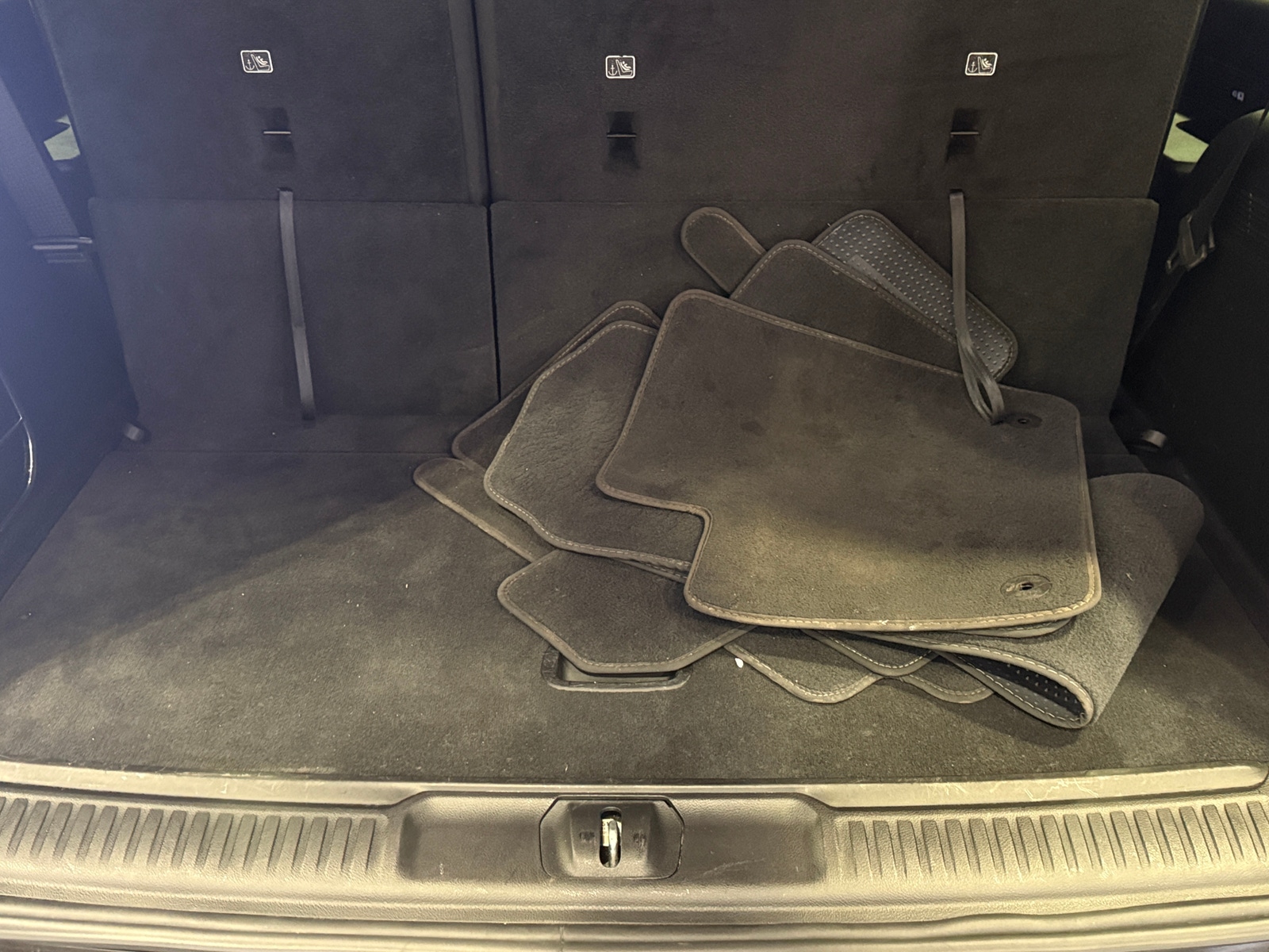 Thumbnail: 2023 Jeep Wagoneer - 6