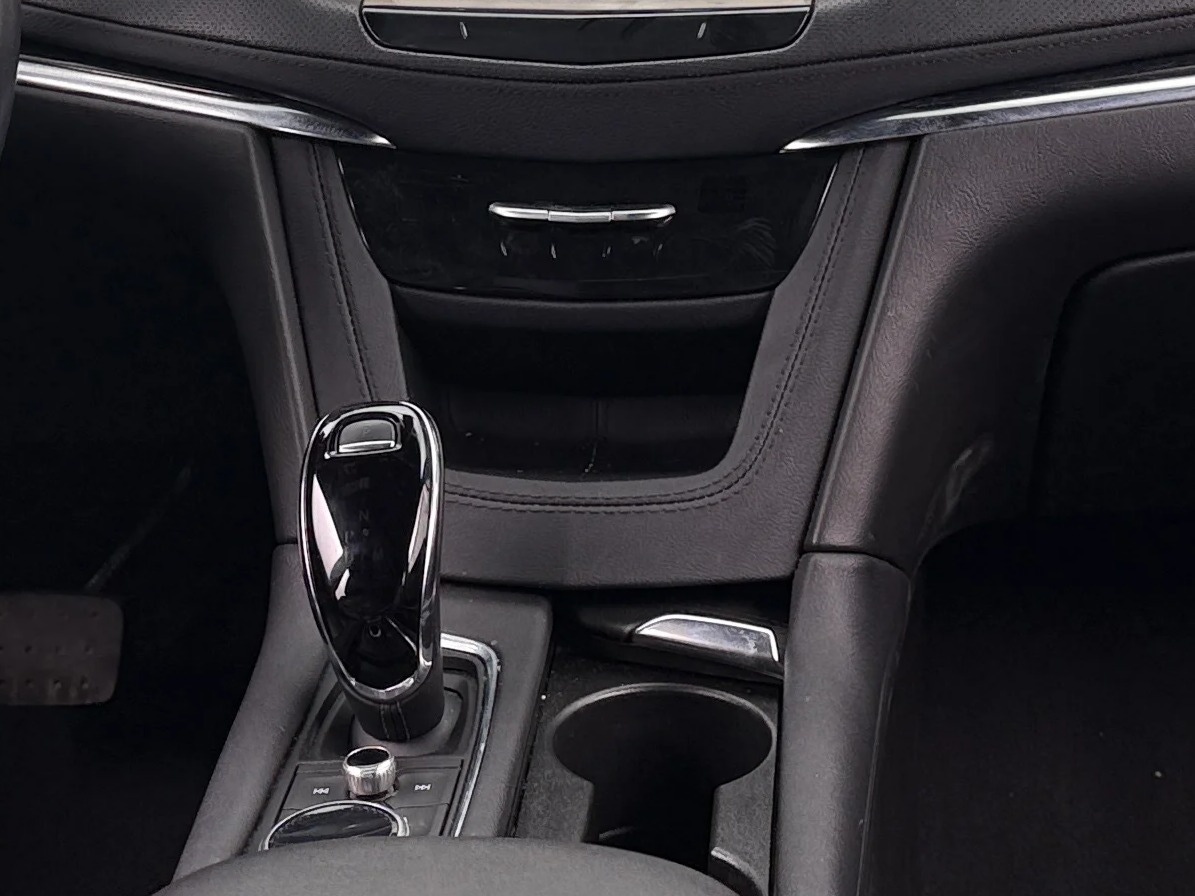 Thumbnail: 2023 Cadillac XT5 - 2