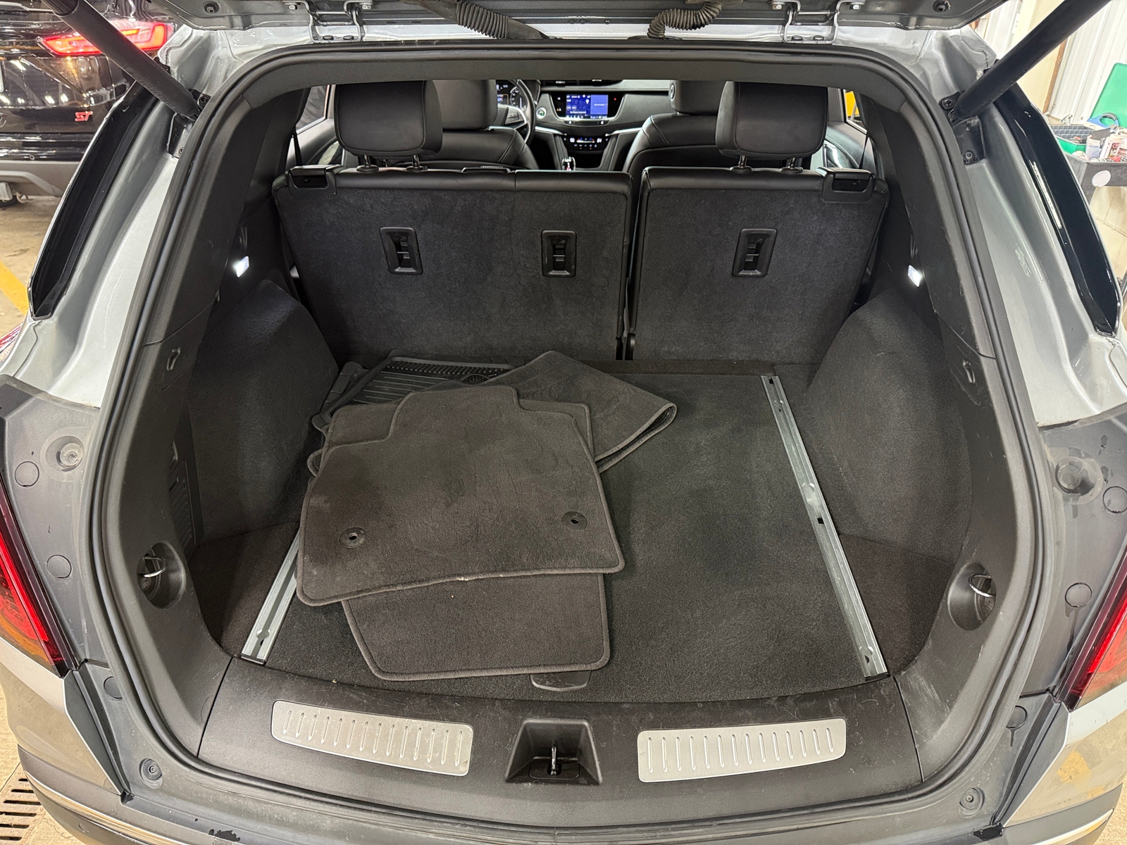 Thumbnail: 2023 Cadillac XT5 - 6