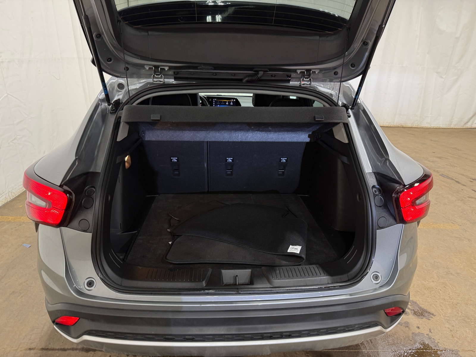 Thumbnail: 2025 Chevrolet Trax - 7