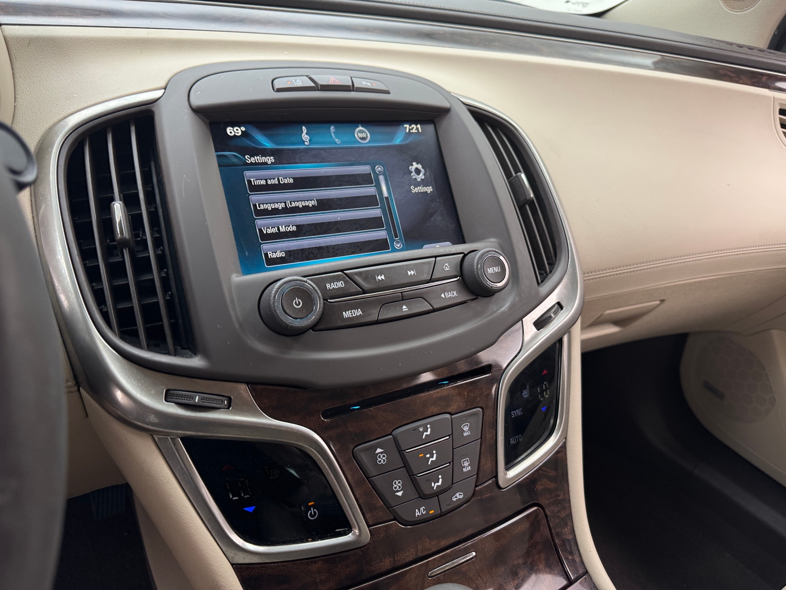 Thumbnail: 2014 Buick LaCrosse - 3