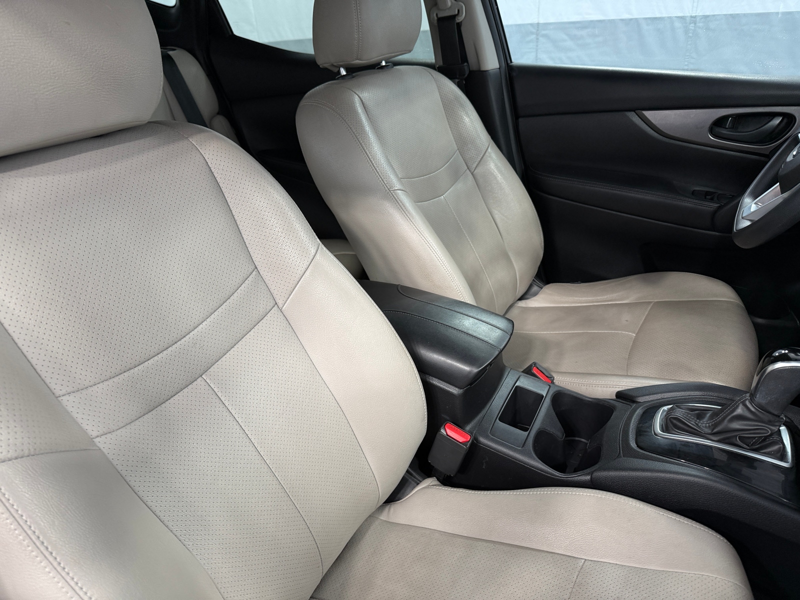 Thumbnail: 2021 Nissan Rogue Sport - 2