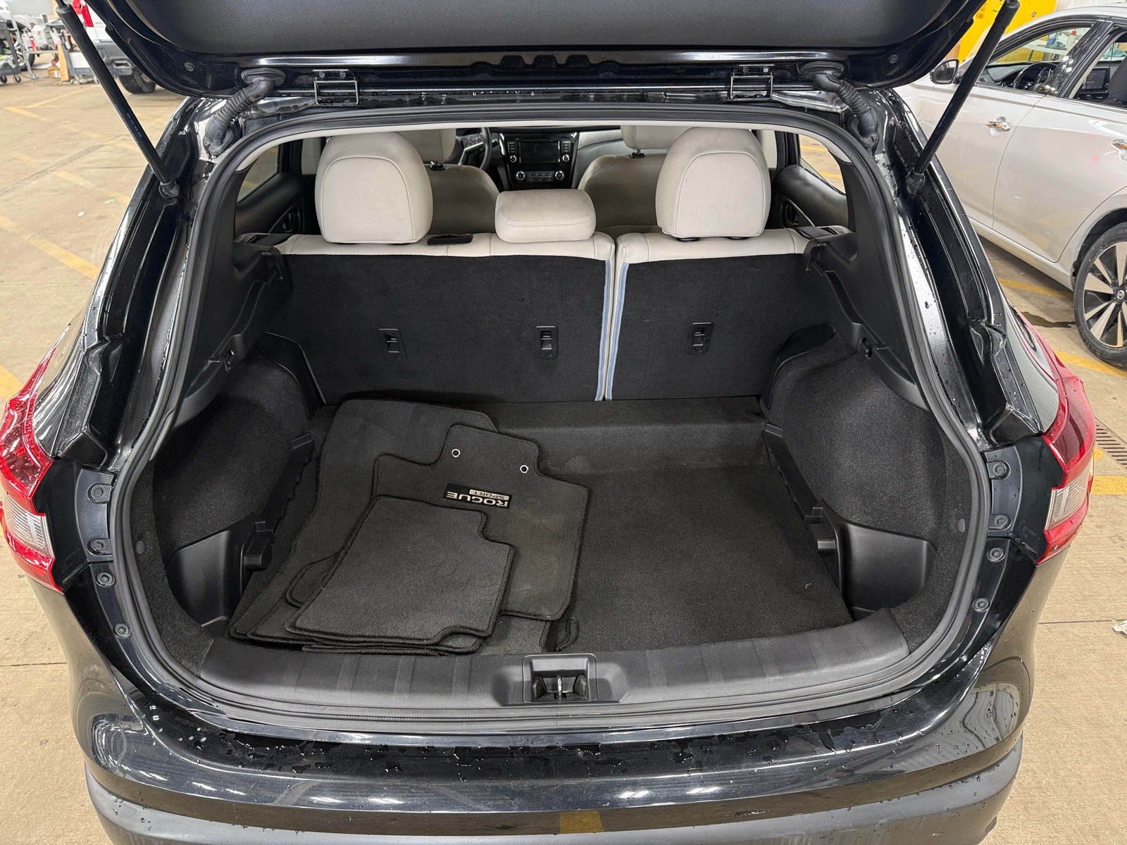 Thumbnail: 2021 Nissan Rogue Sport - 7