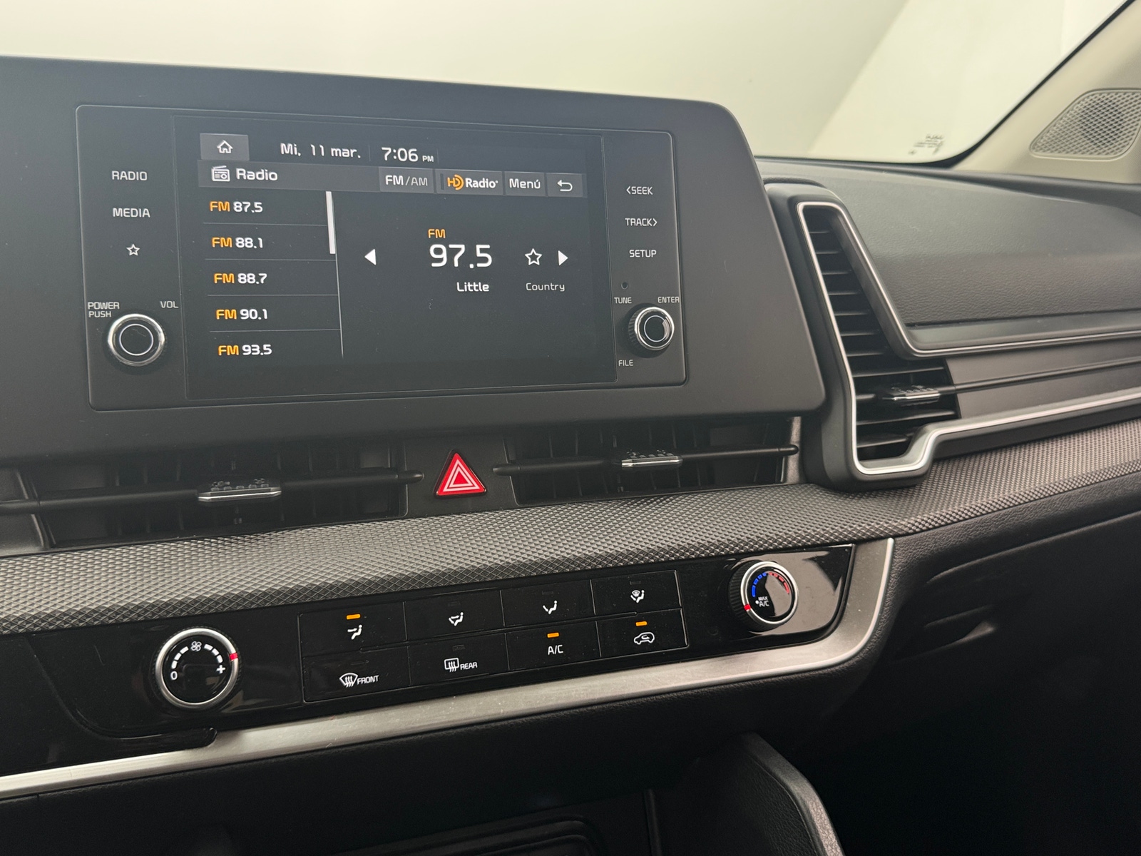 Thumbnail: 2025 Kia Sportage - 4