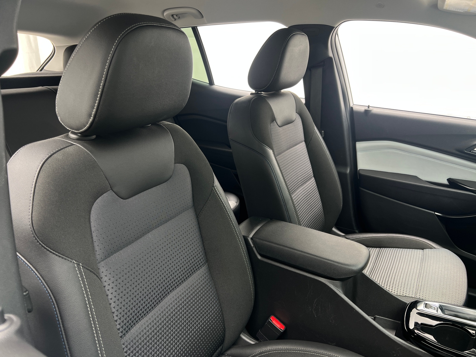 Thumbnail: 2025 Chevrolet Trax - 2