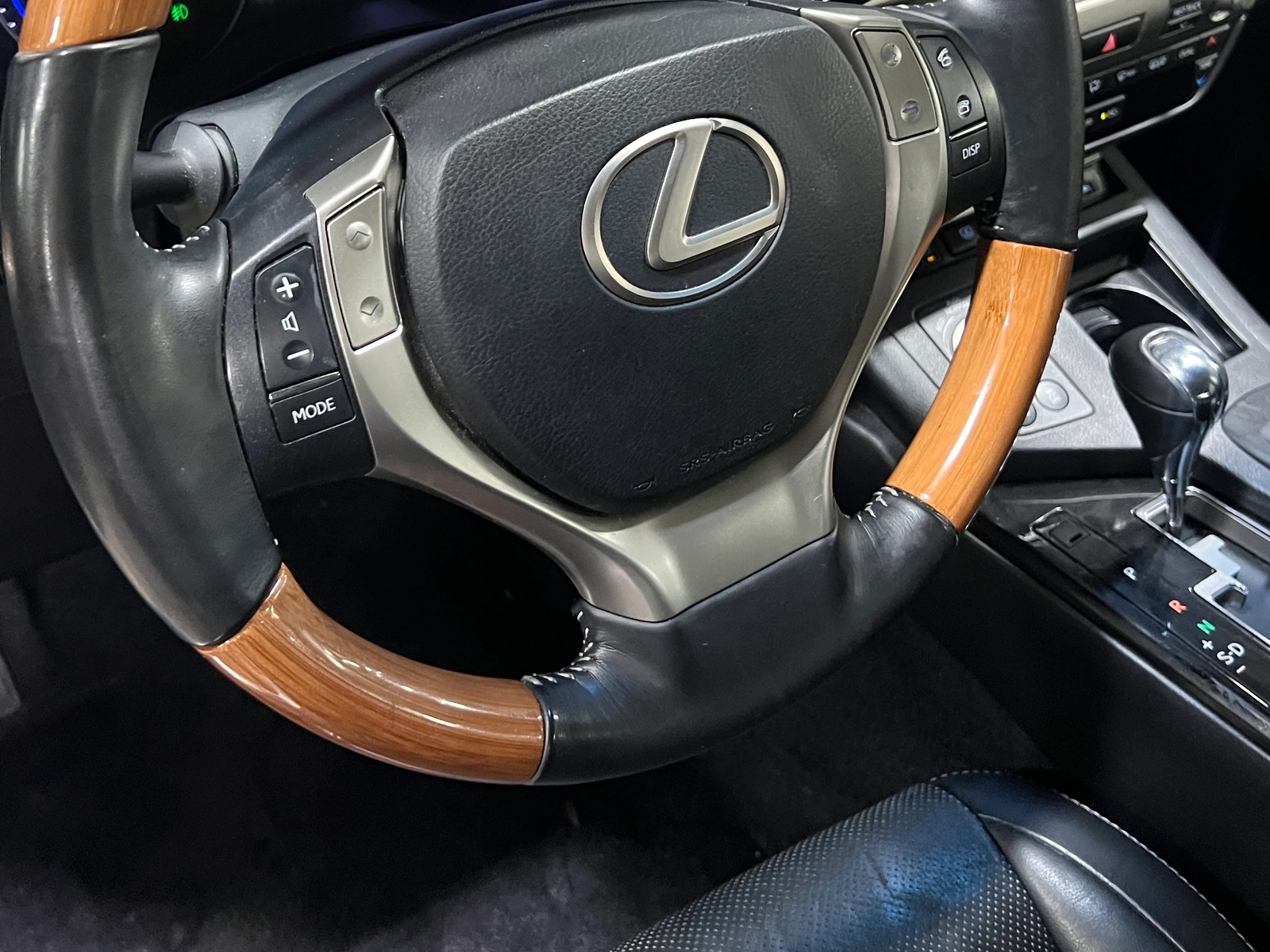 Thumbnail: 2015 Lexus ES - 4
