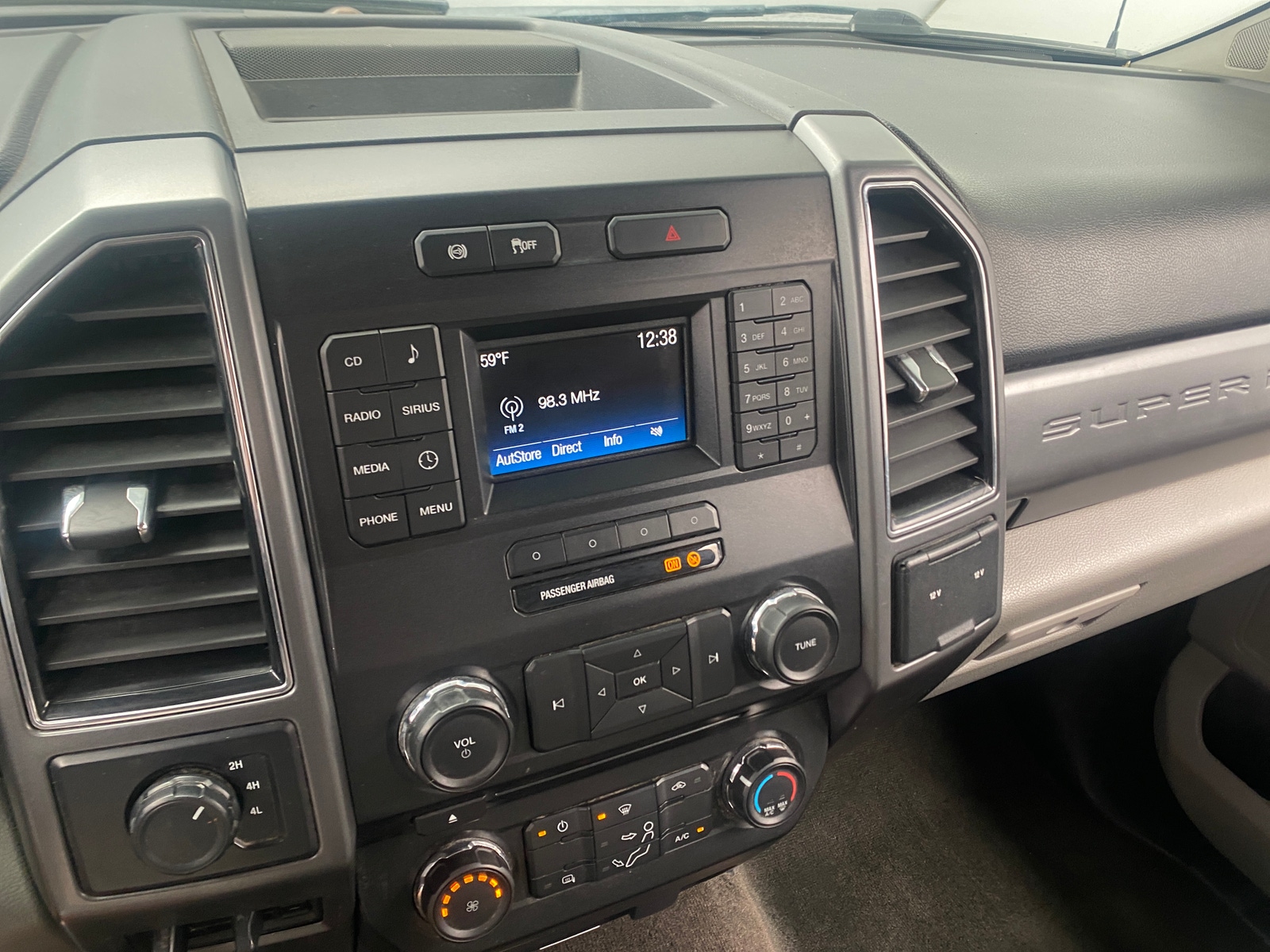 Thumbnail: 2018 Ford Econoline - 4