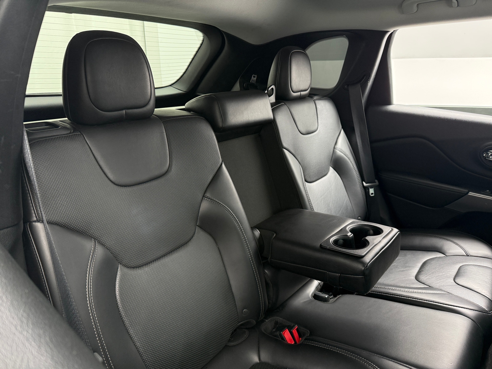 Thumbnail: 2019 Jeep Cherokee - 5