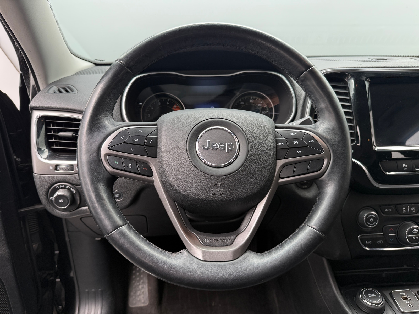 Thumbnail: 2019 Jeep Cherokee - 4