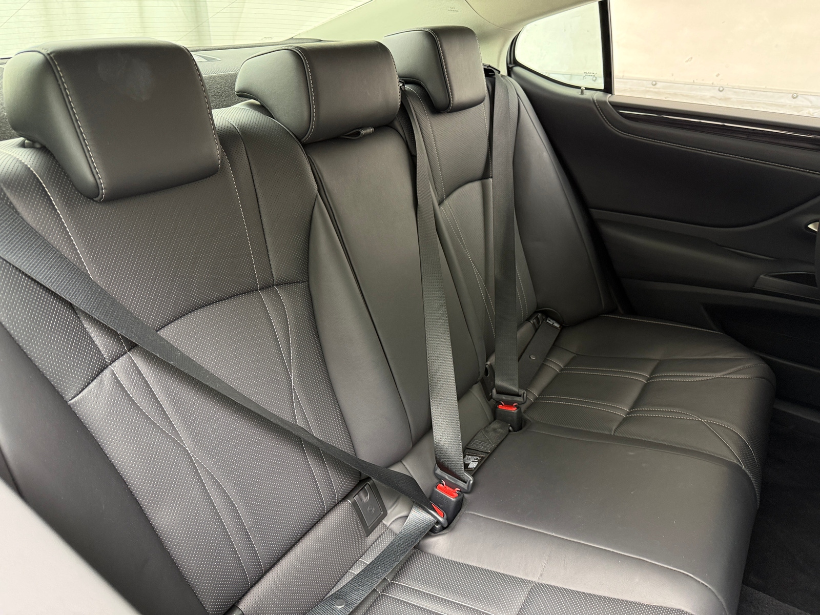 Thumbnail: 2021 Lexus ES - 5