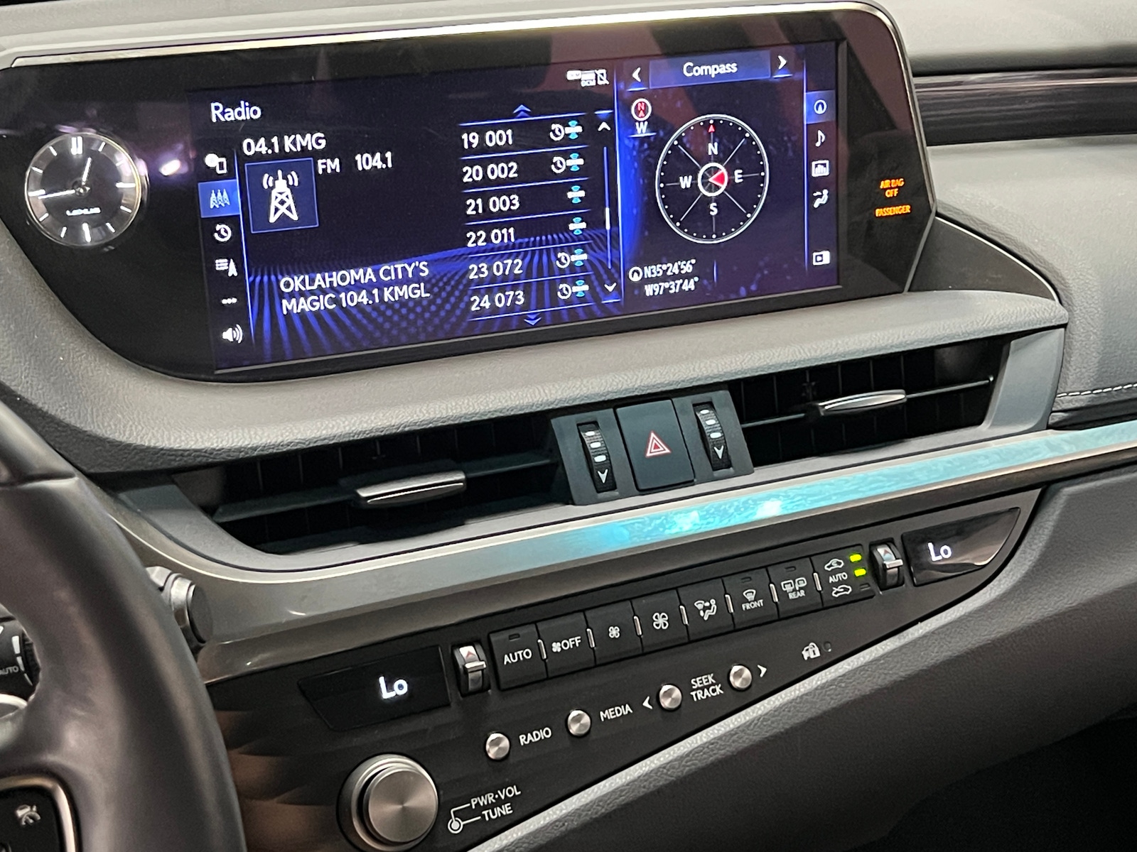 Thumbnail: 2021 Lexus ES - 3