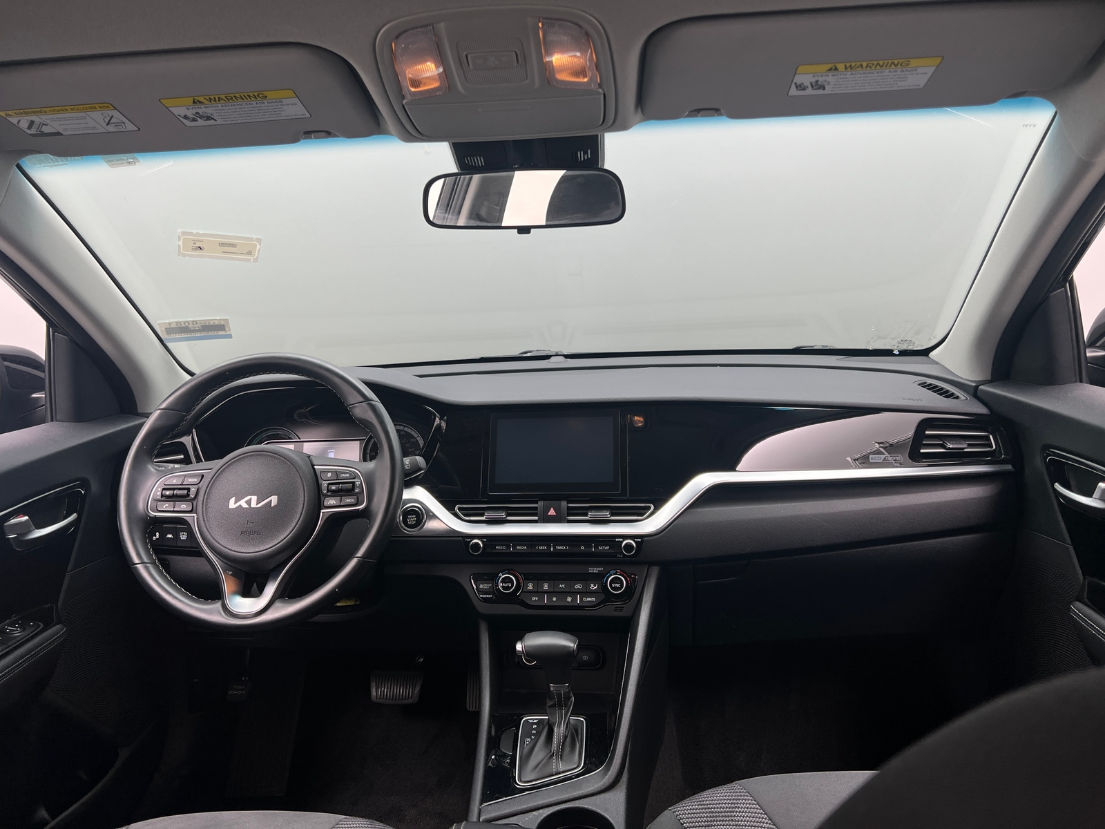 Thumbnail: 2022 Kia Niro - 3