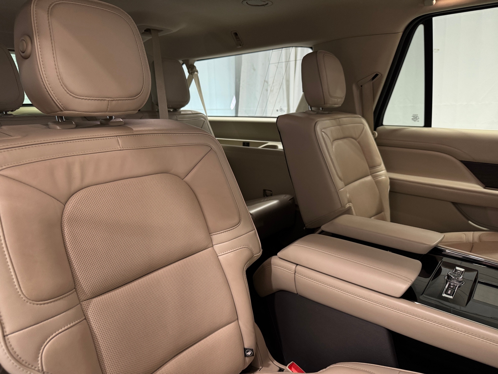 Thumbnail: 2019 Lincoln Navigator L - 5