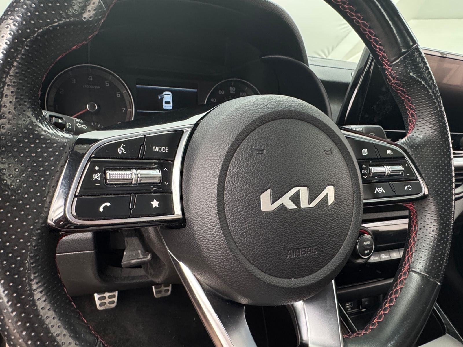 Thumbnail: 2022 Kia Forte - 4