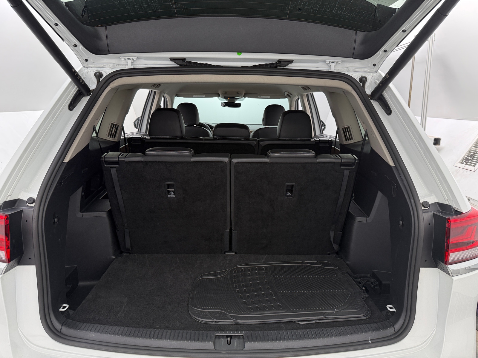 Thumbnail: 2025 Volkswagen Atlas - 6