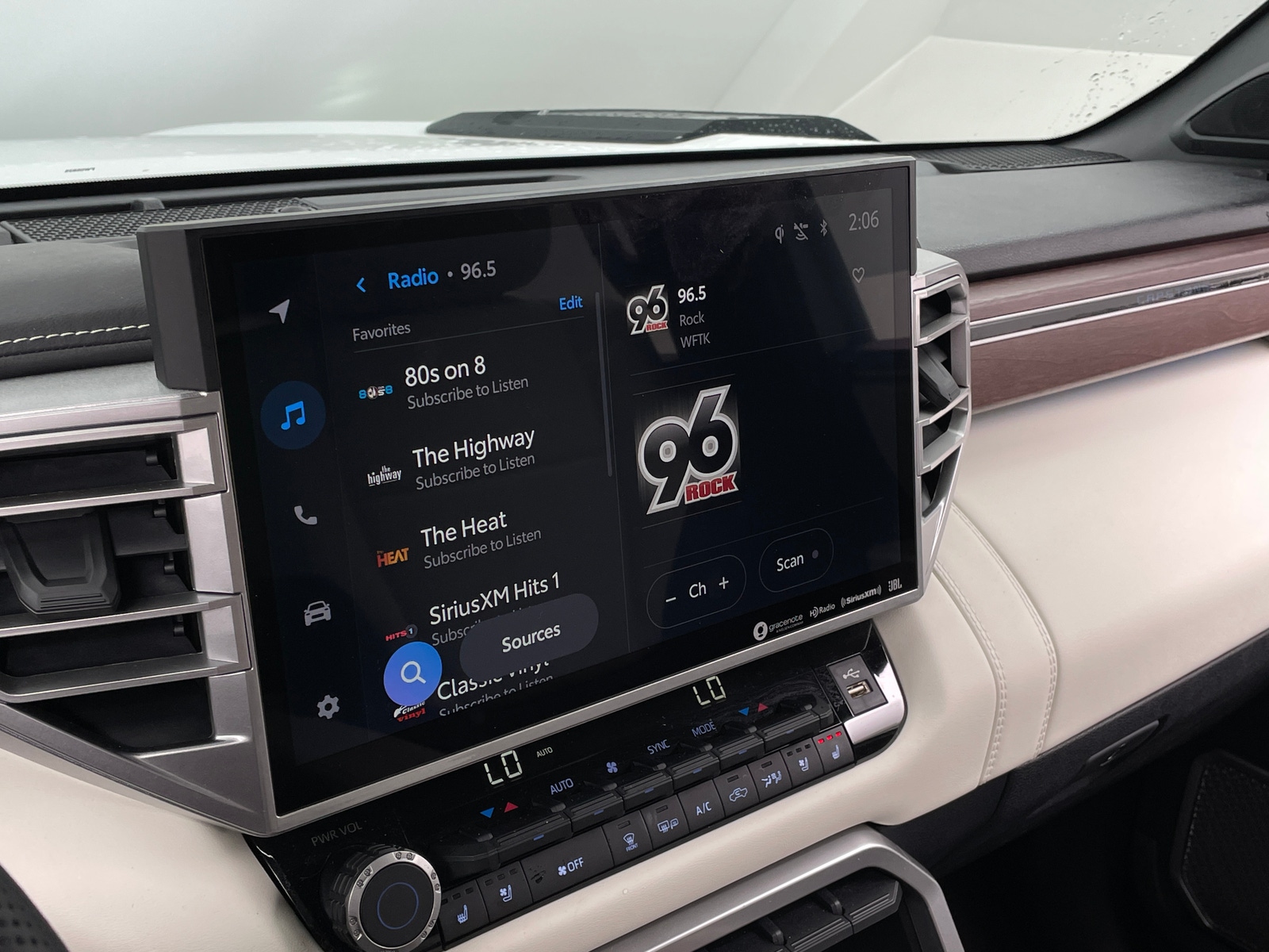 Thumbnail: 2022 Toyota Tundra - 3
