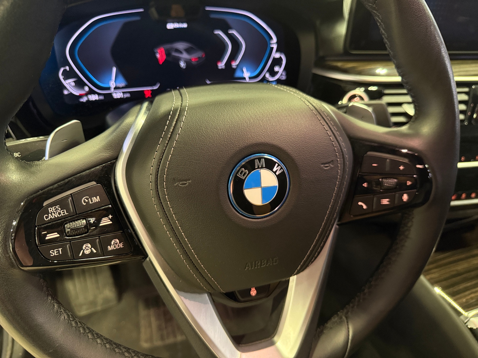 Thumbnail: 2023 BMW 5 Series - 4