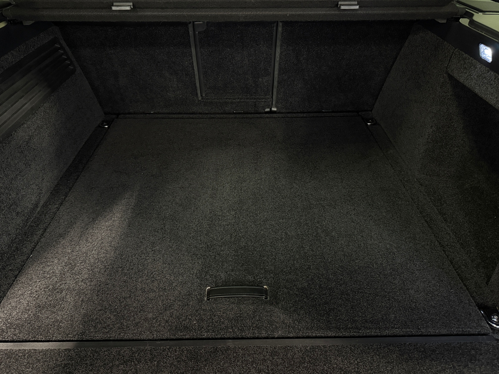 Thumbnail: 2016 Land Rover Range Rover - 6