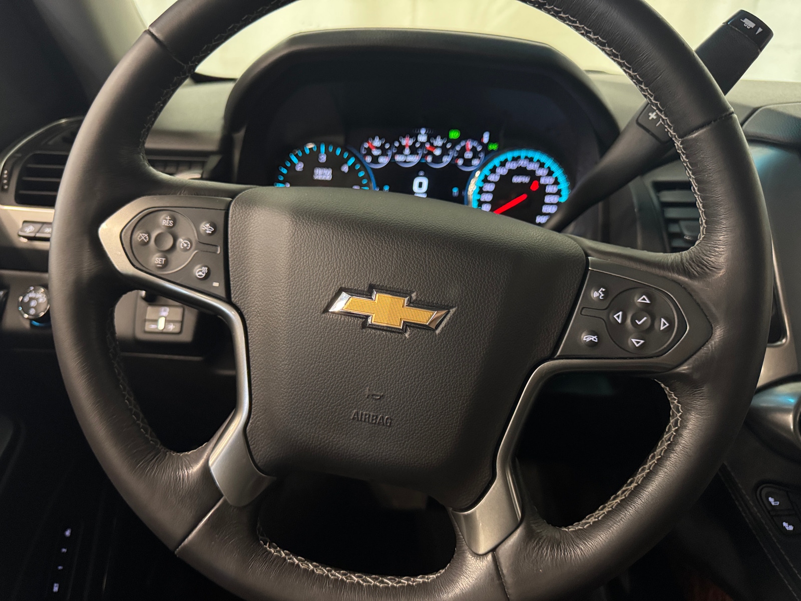 Thumbnail: 2018 Chevrolet Suburban - 4