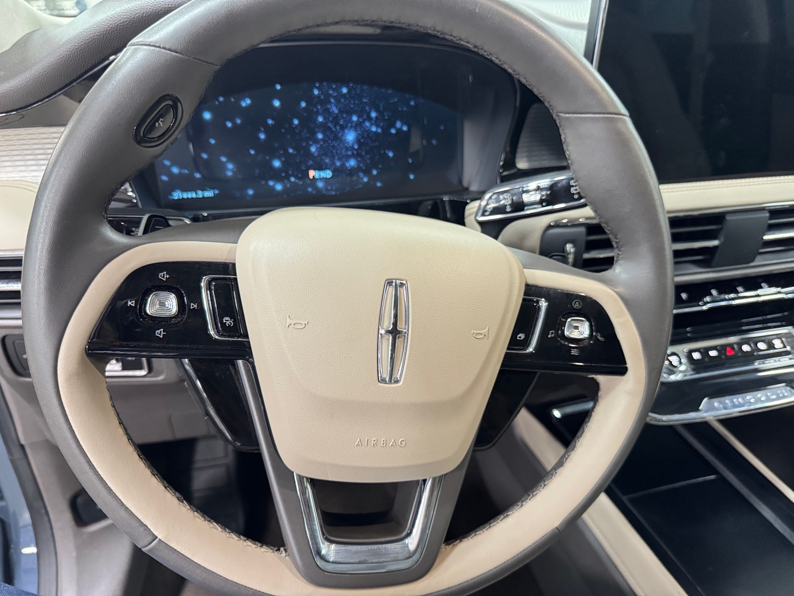 Thumbnail: 2023 Lincoln Corsair - 5