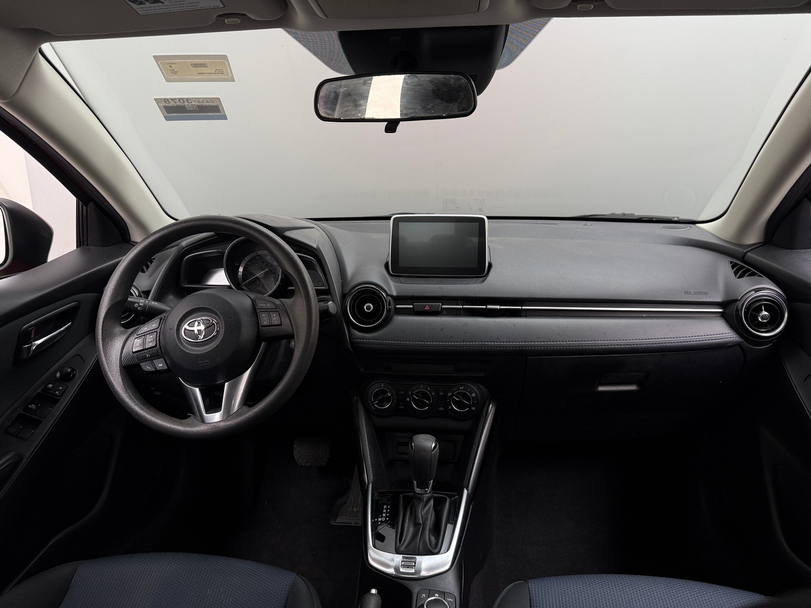 Thumbnail: 2017 Toyota Yaris iA - 3