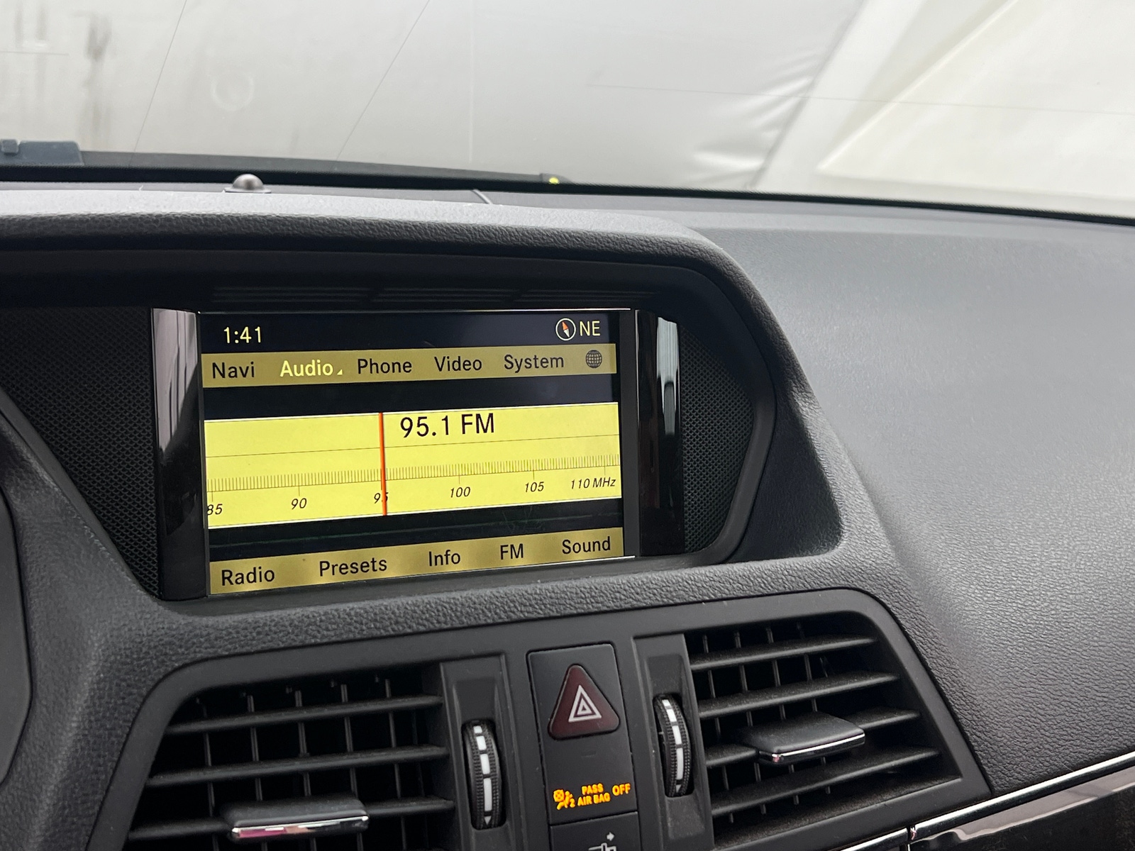 Thumbnail: 2012 Mercedes-Benz E-Class - 3