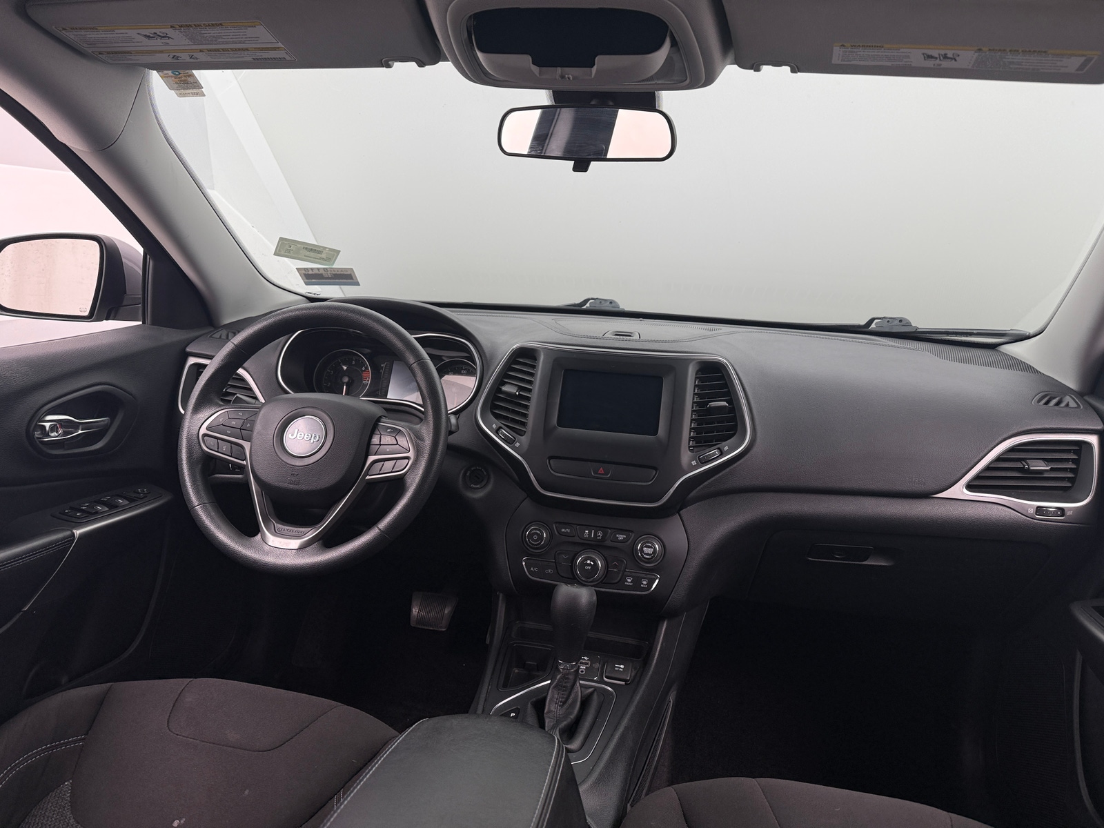 Thumbnail: 2019 Jeep Cherokee - 3