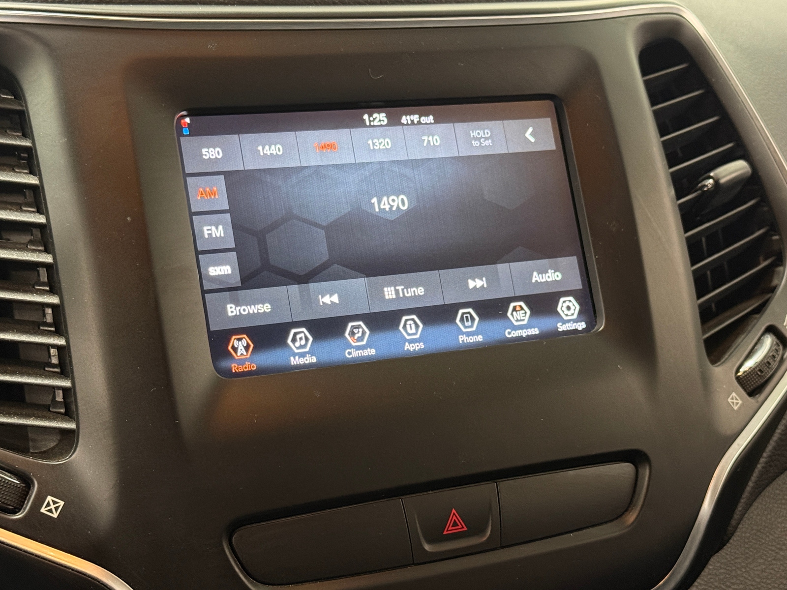 Thumbnail: 2019 Jeep Cherokee - 4