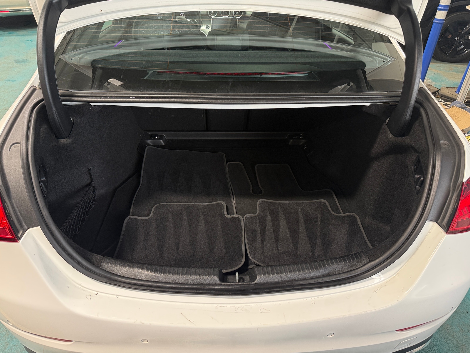 Thumbnail: 2024 Mercedes-Benz C-Class - 6