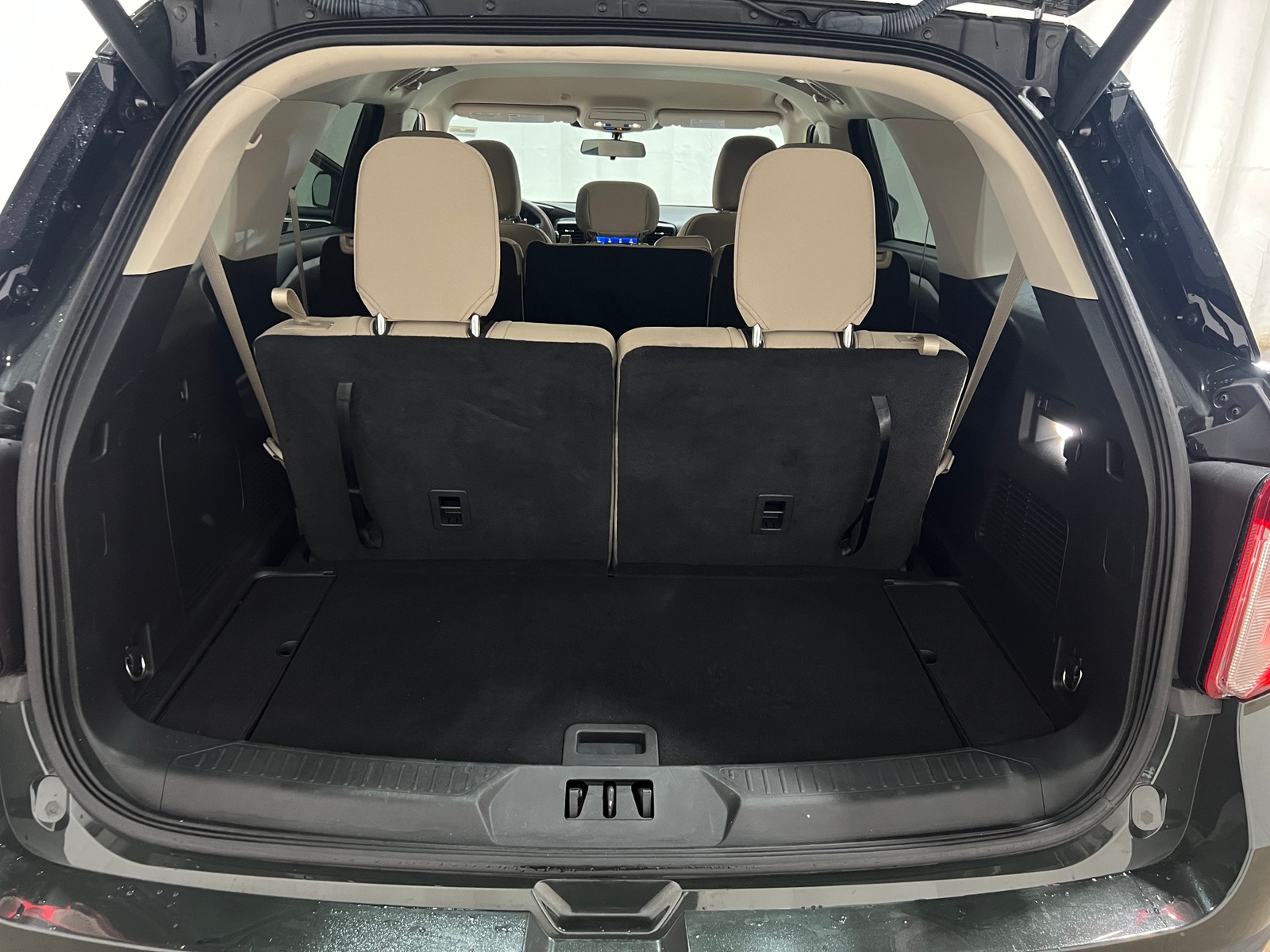 Thumbnail: 2022 Ford Explorer - 7