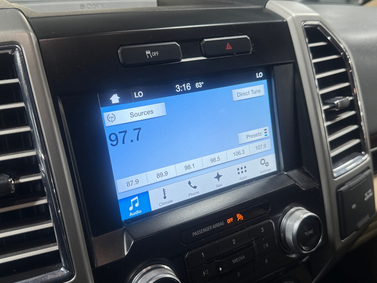 Thumbnail: 2016 Ford Econoline - 3