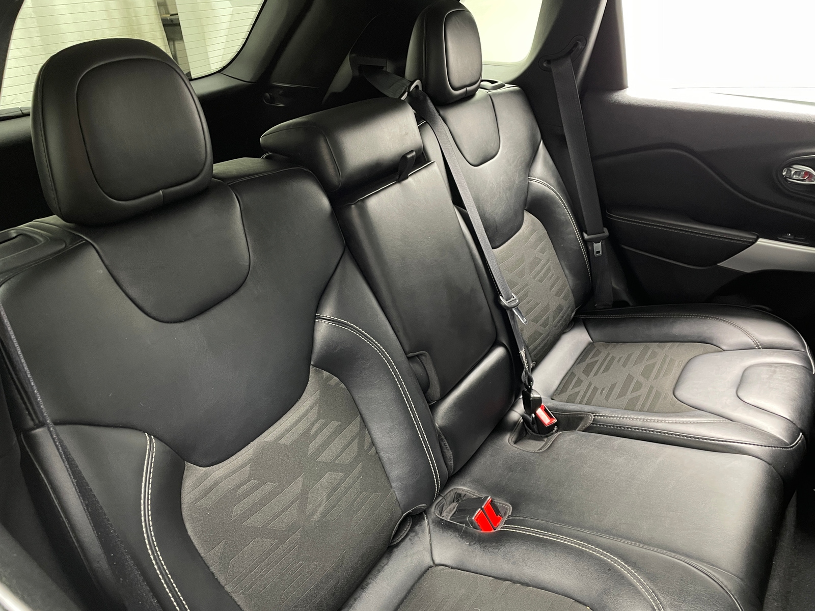 Thumbnail: 2022 Jeep Cherokee - 5