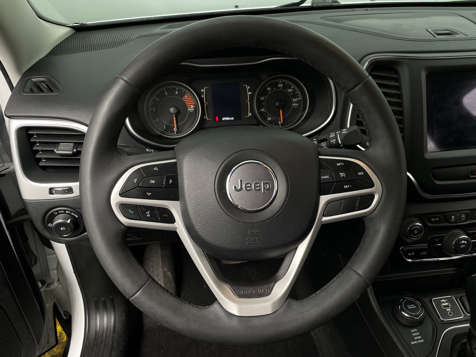 Thumbnail: 2022 Jeep Cherokee - 4