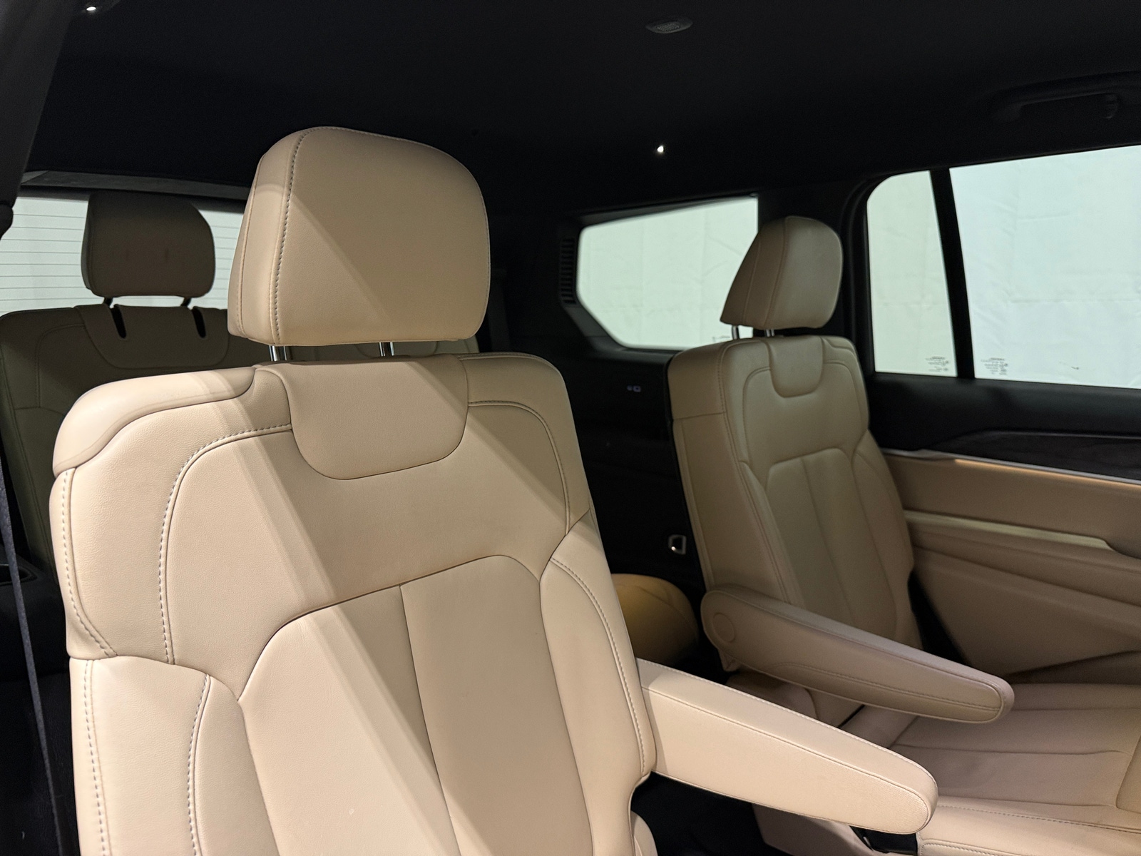 Thumbnail: 2023 Jeep Grand Cherokee L - 5