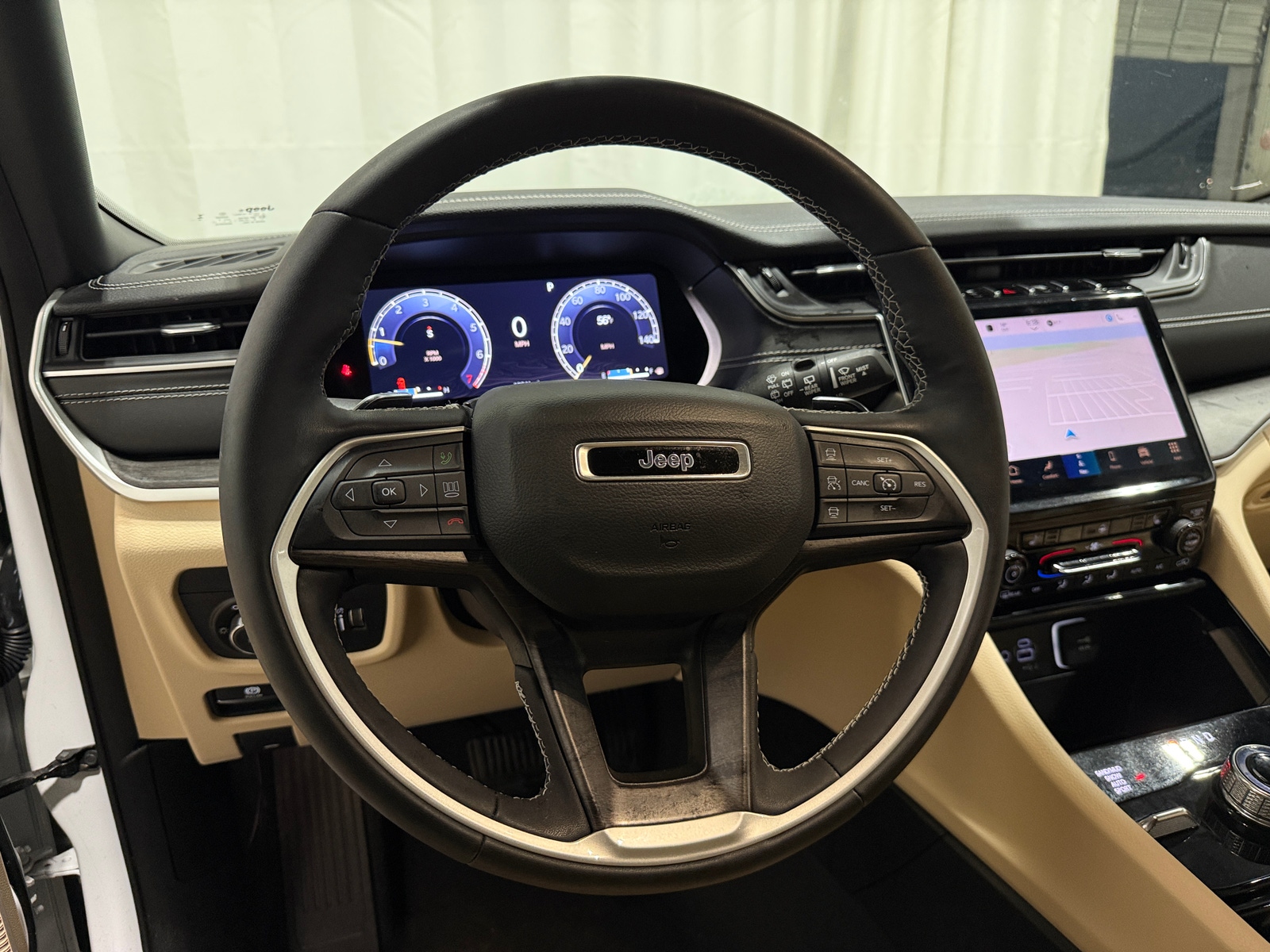 Thumbnail: 2023 Jeep Grand Cherokee L - 4