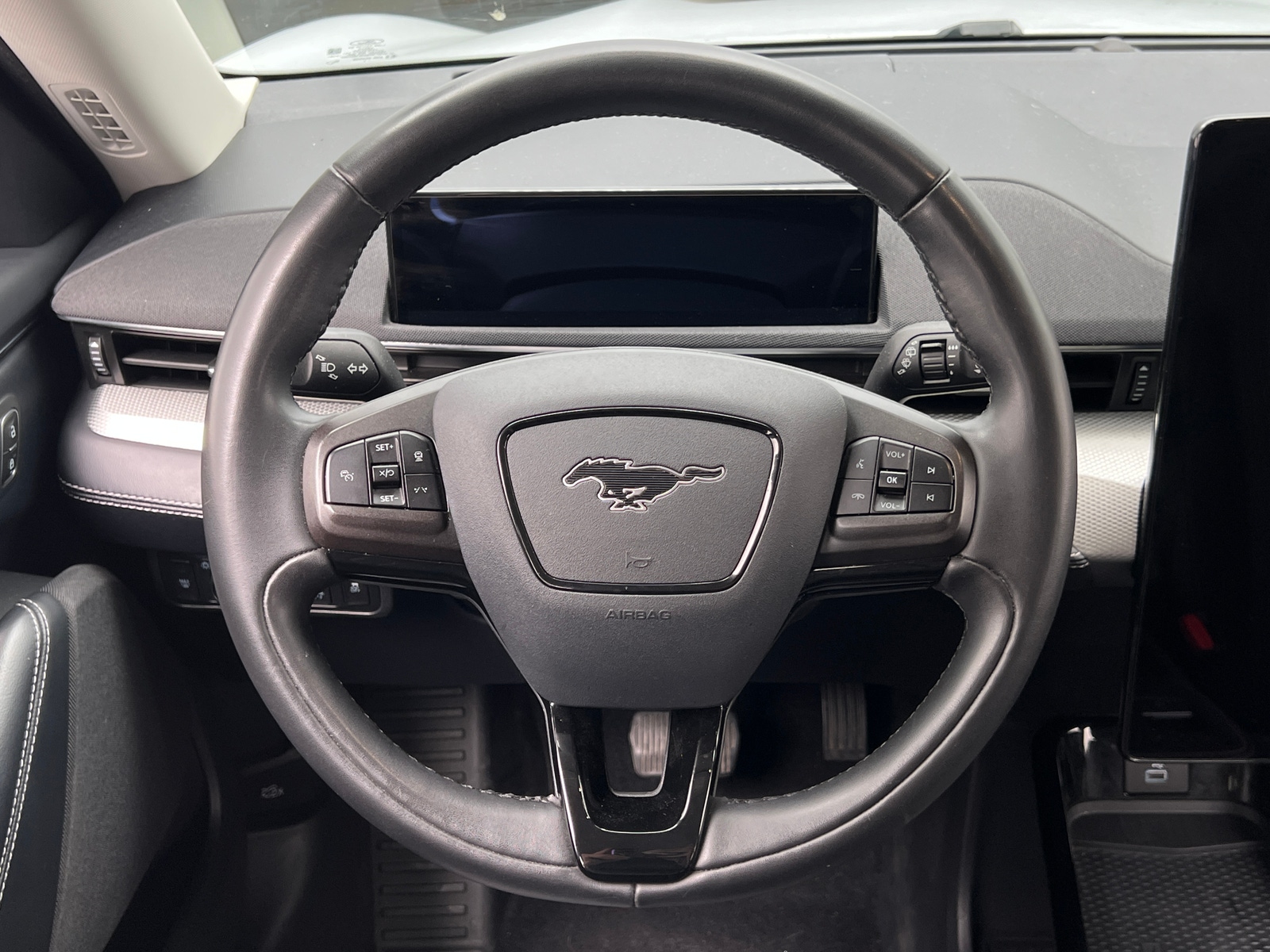 Thumbnail: 2022 Ford Mustang Mach-E - 4